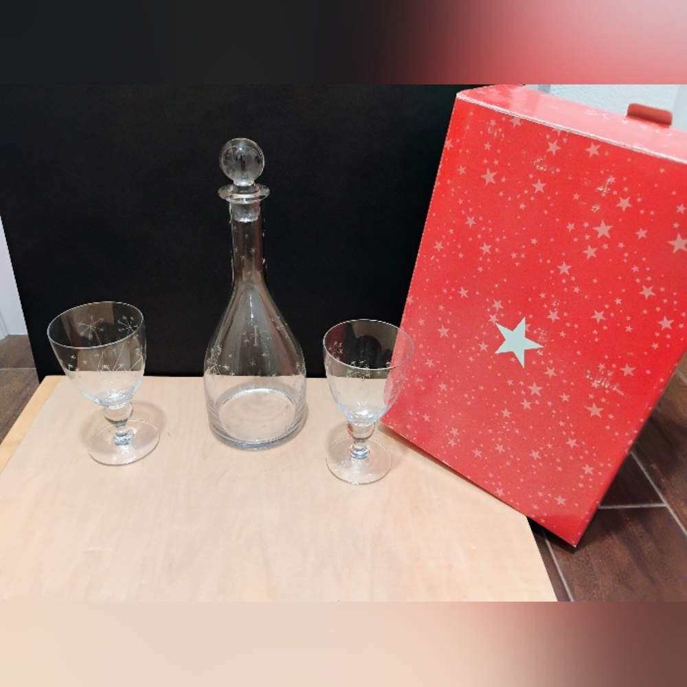 Classic Macy's Liquor Decanter And 2 Glasses